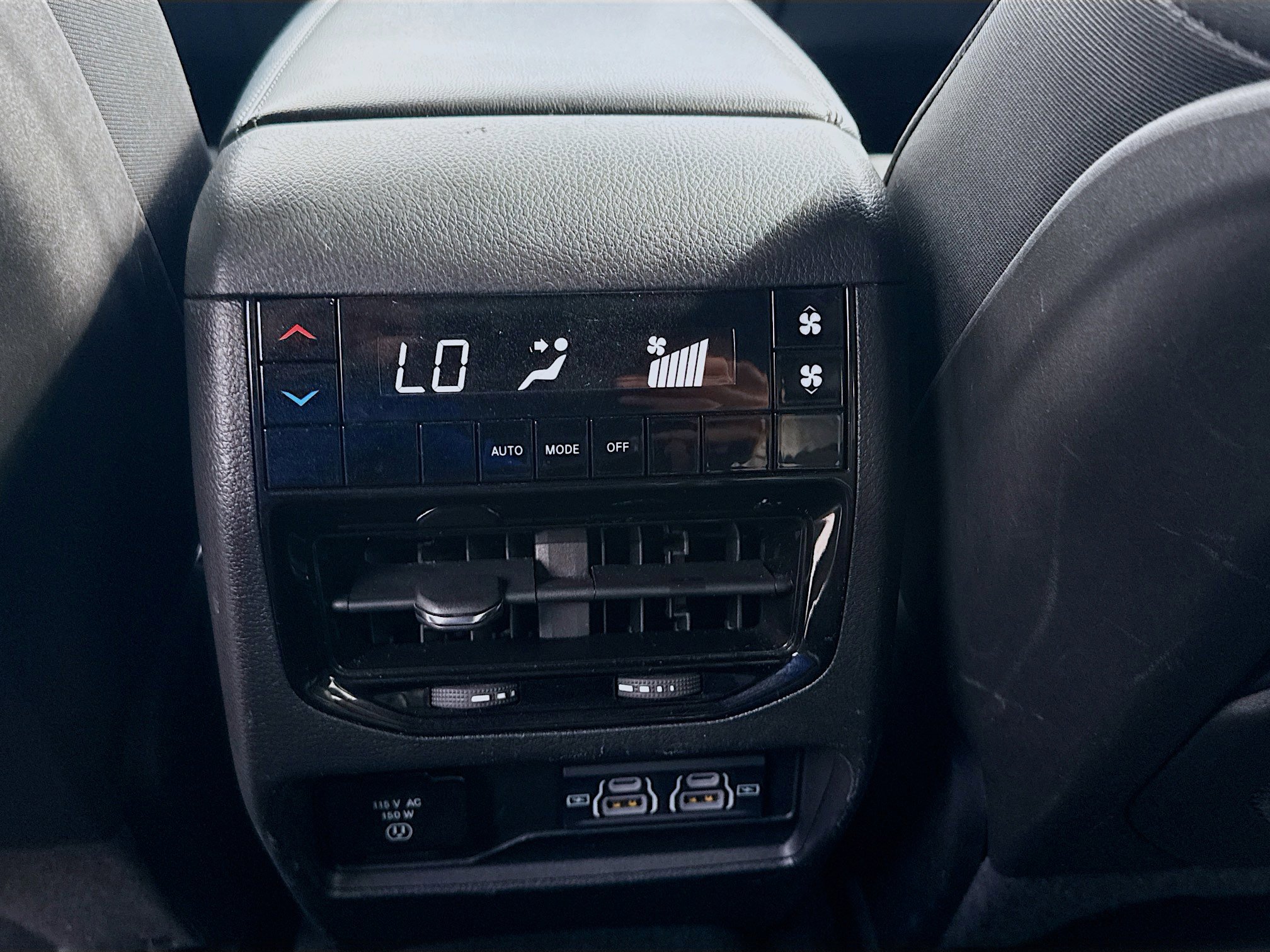 Used 2024 Jeep Grand Cherokee L Laredo image 22