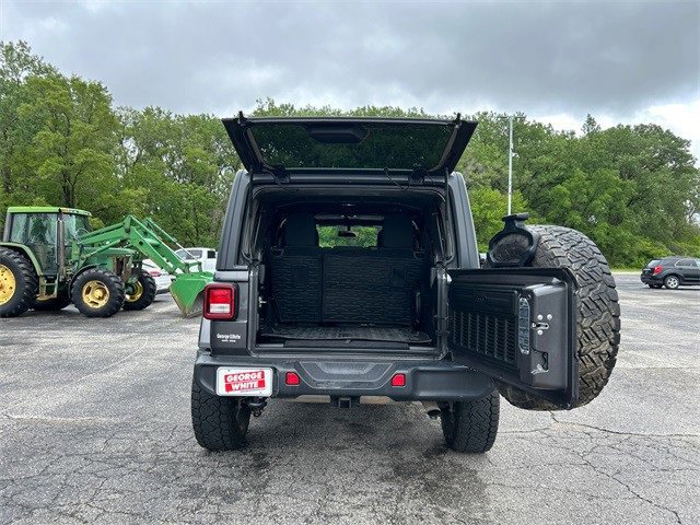 Used 2020 Jeep Wrangler Unlimited Sahara image 15