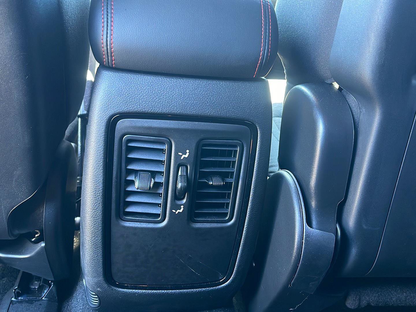 Used 2025 Dodge Durango GT RWD image 34