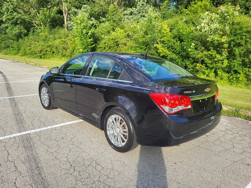 Used 2011 Chevrolet Cruze Eco FWD image 4