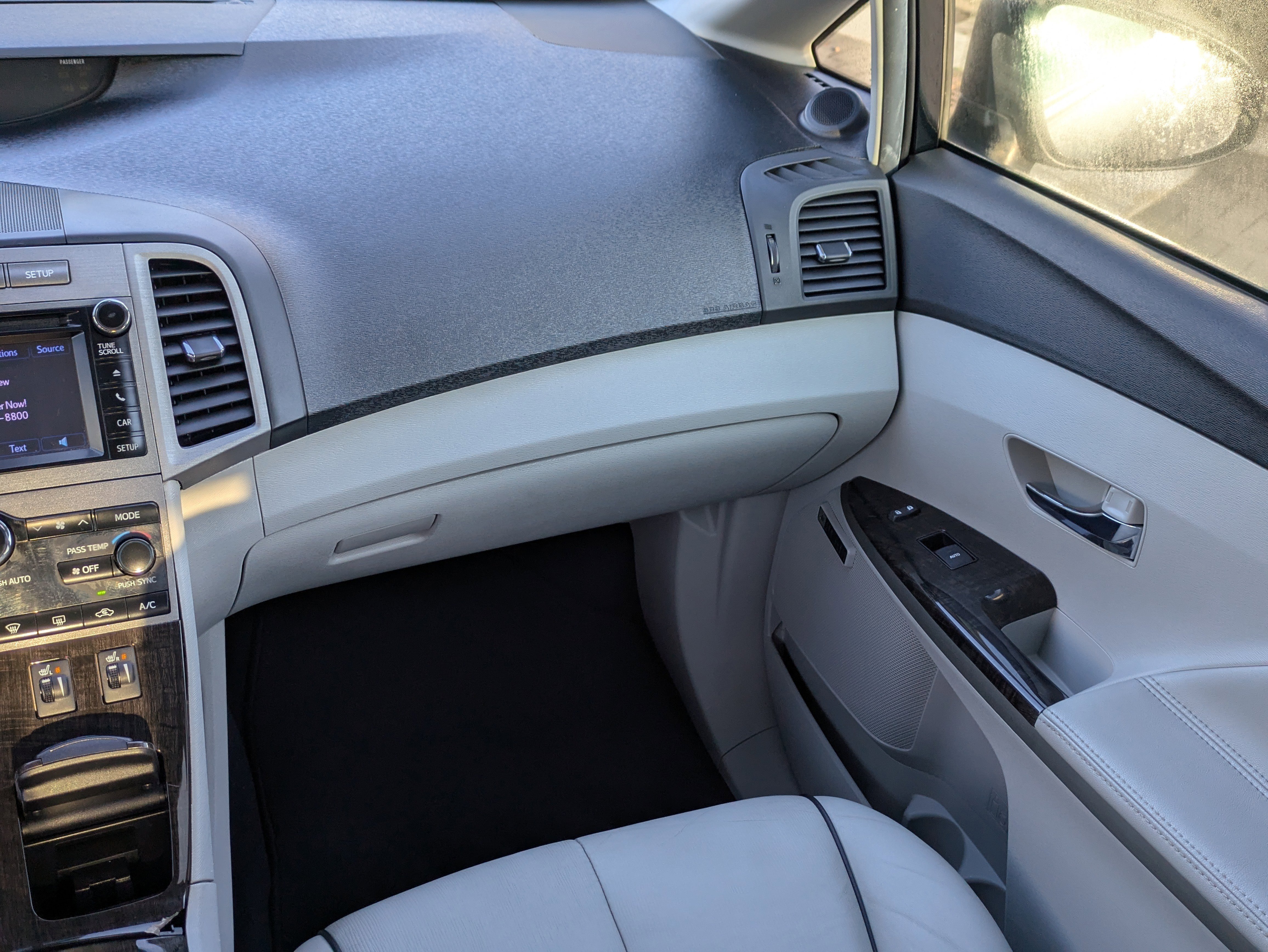 Used 2013 Toyota Venza XLE image 23