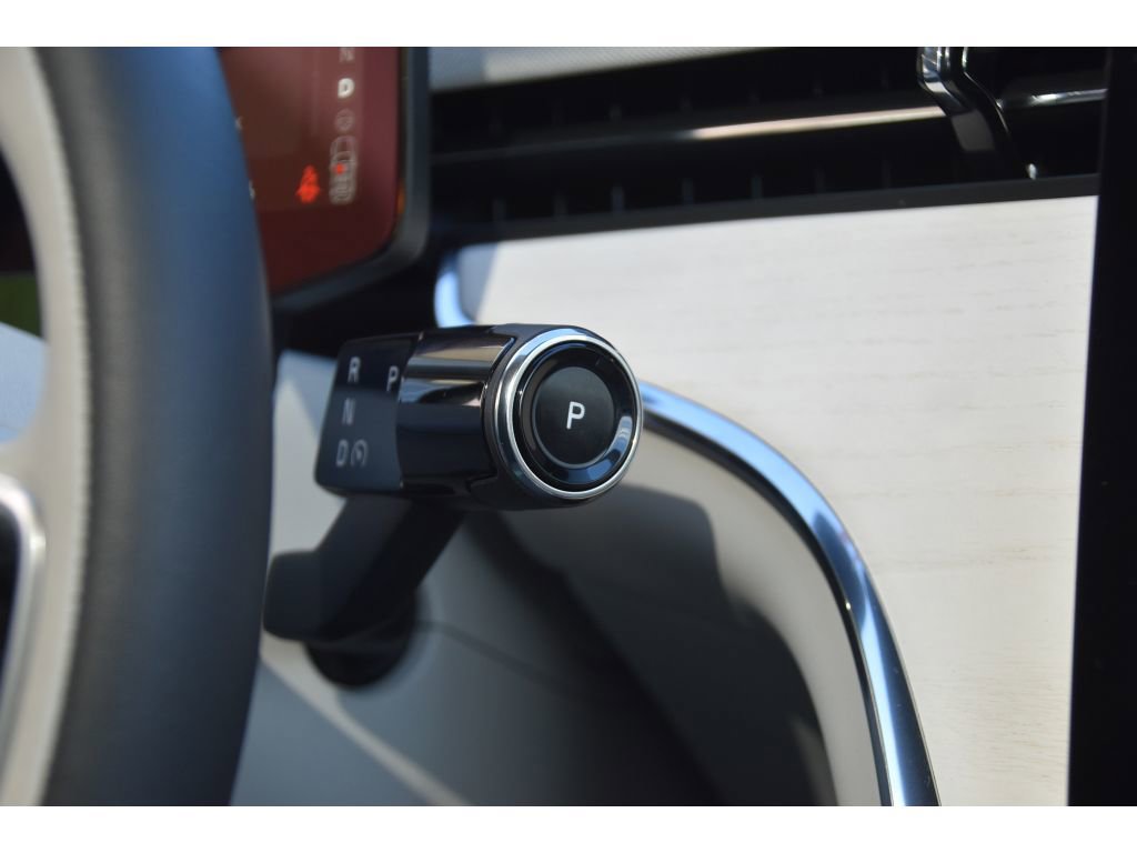 Used 2025 Volvo EX90 Ultra image 37