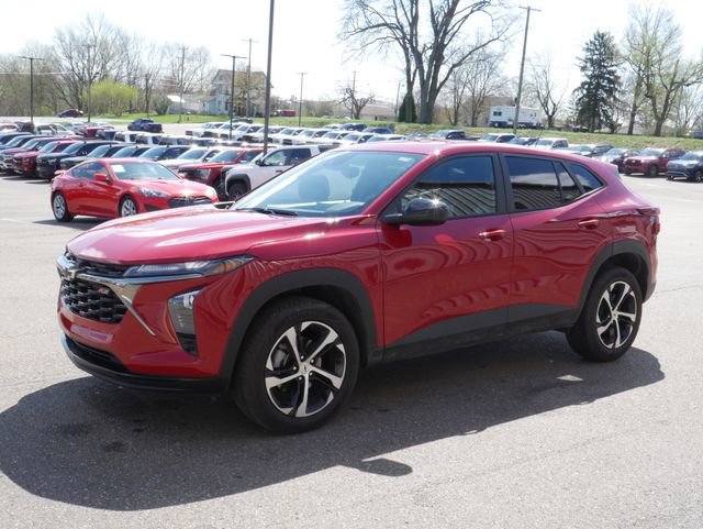 Used 2026 Chevrolet Trax RS image 2