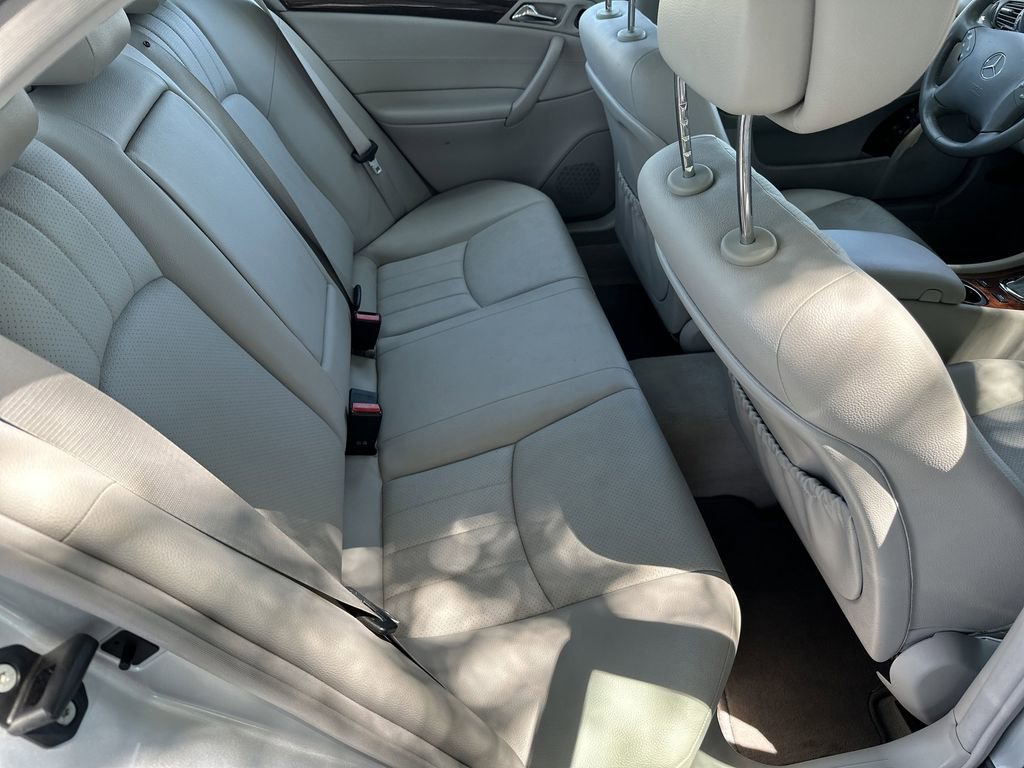 Used 2006 Mercedes-Benz C 350 Sedan image 30