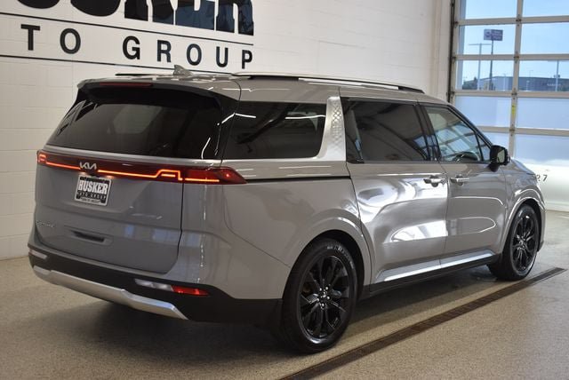 Used 2022 Kia Carnival SX Prestige FWD image 4