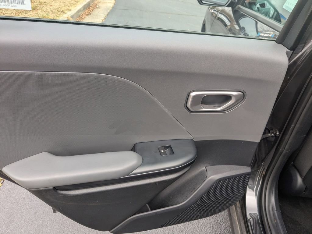 Used 2025 Kia K4 LXS image 59