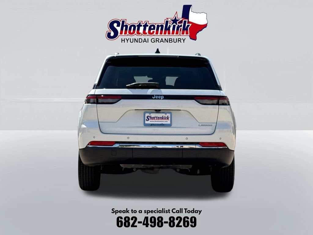 Used 2022 Jeep Grand Cherokee Laredo w/ Luxury Tech Group I RWD image 7