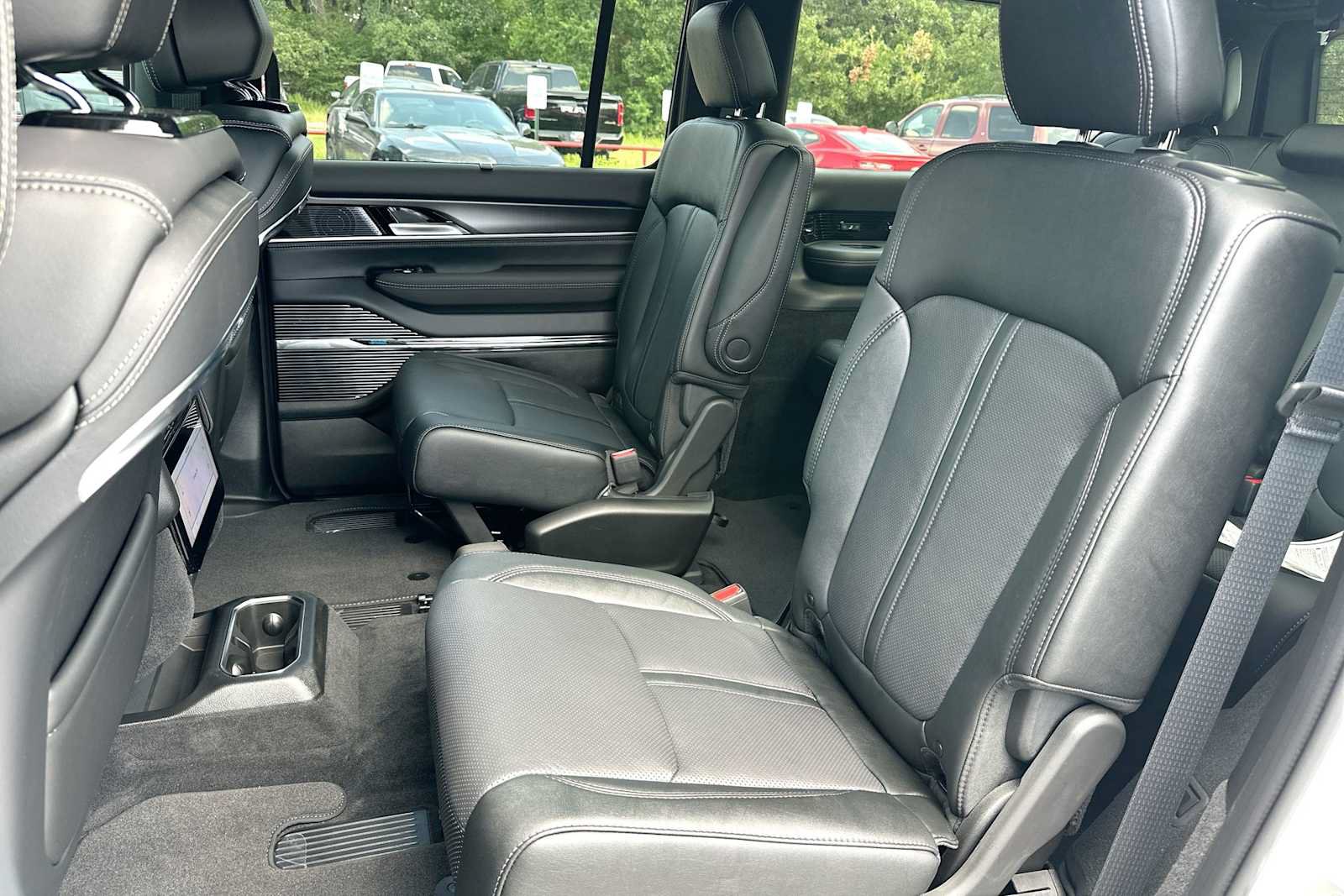 New 2026 Jeep Grand Wagoneer Summit w/ Premium Group III AWD/4WD image 23