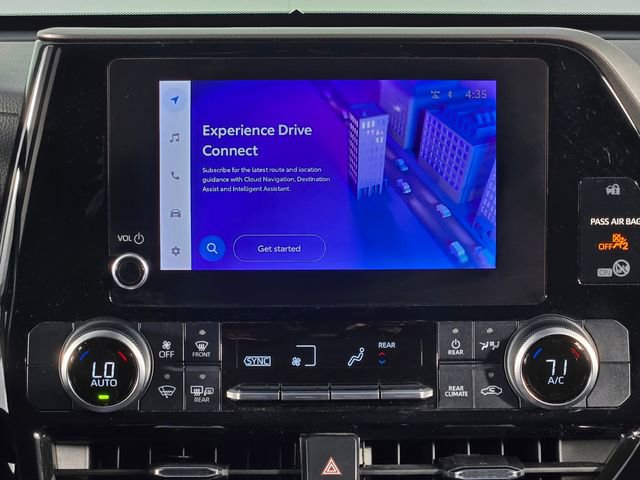 Used 2024 Toyota Highlander LE AWD/4WD image 24