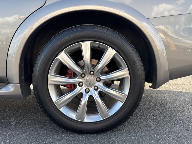 Used 2013 INFINITI QX56 4WD w/ Theater Pkg image 6