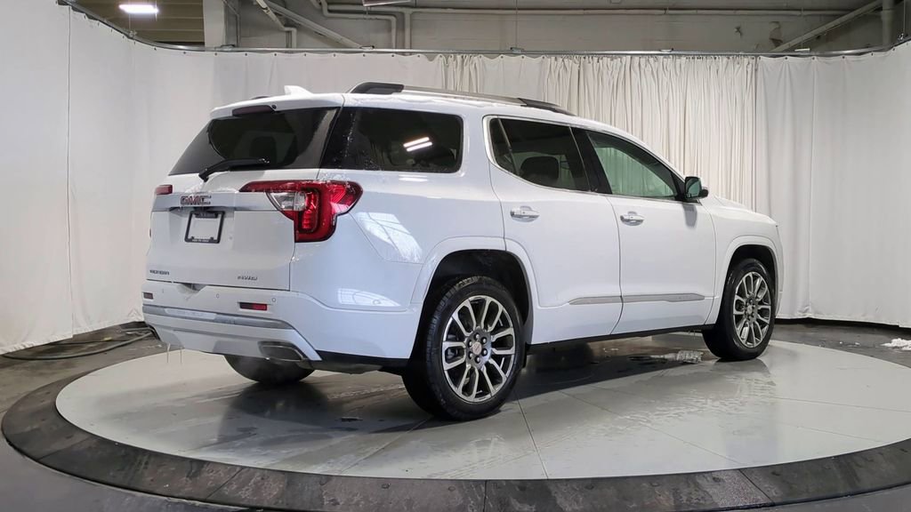 Used 2023 GMC Acadia Denali w/ Denali Ultimate Package image 10