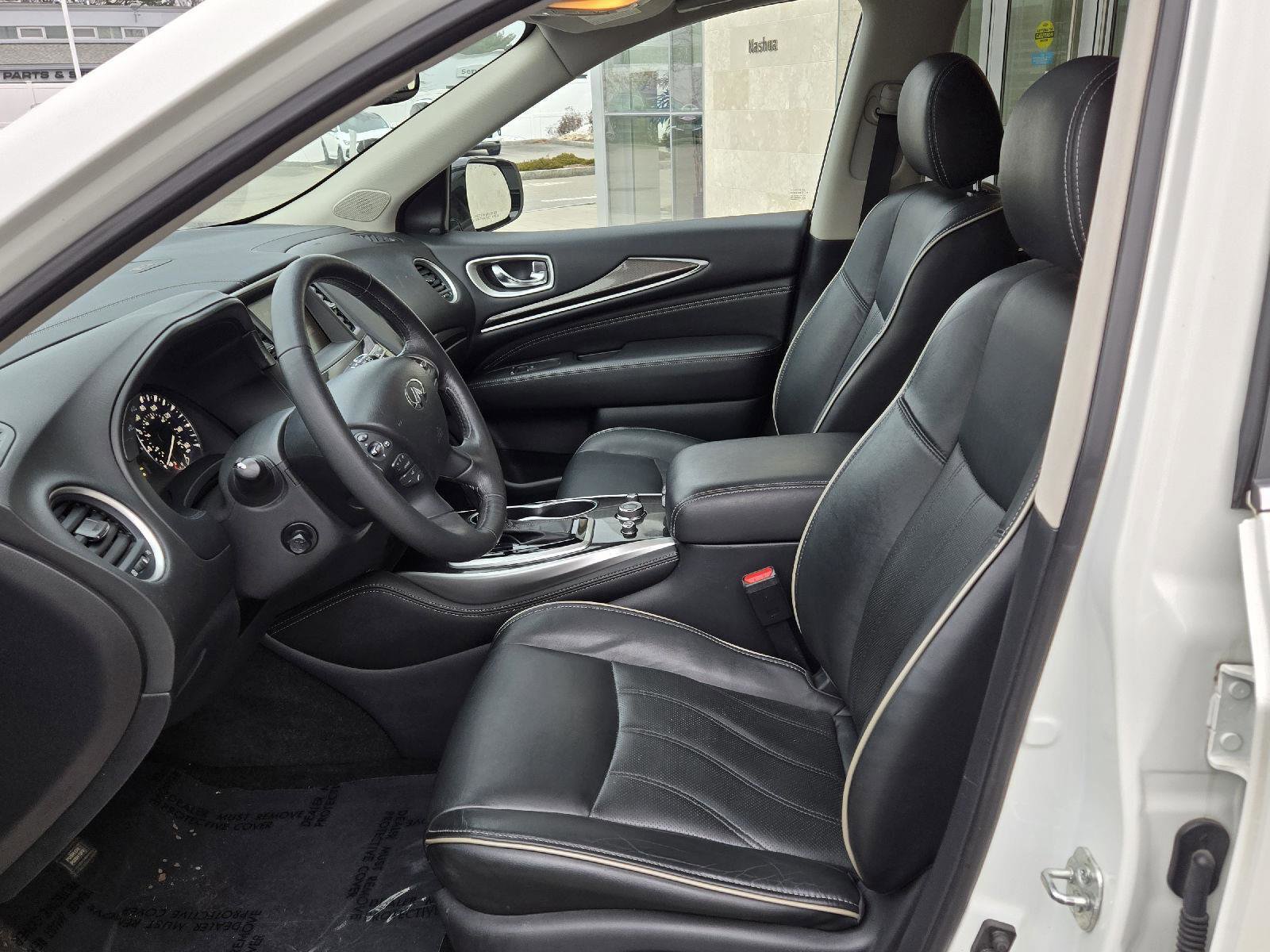 Used 2019 INFINITI QX60 Luxe w/ Essential Package image 4