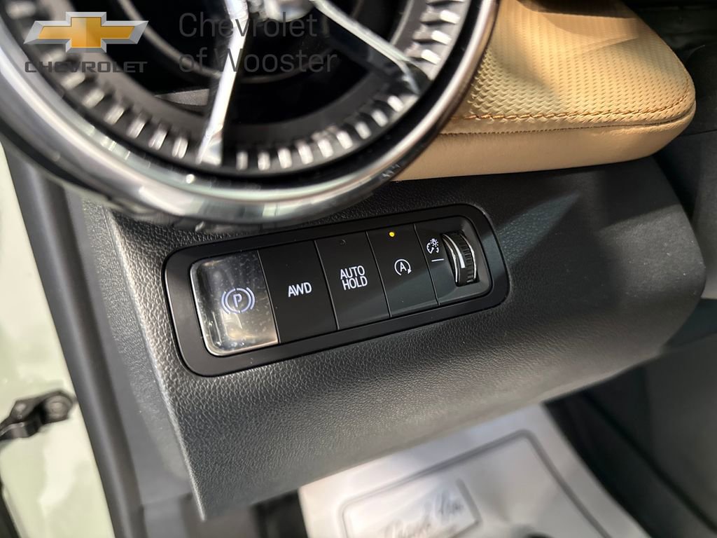 Used 2025 Chevrolet Equinox ACTIV image 8