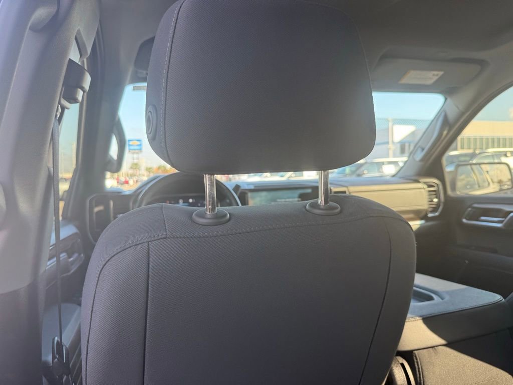 Used 2023 Chevrolet Silverado 1500 LT image 32