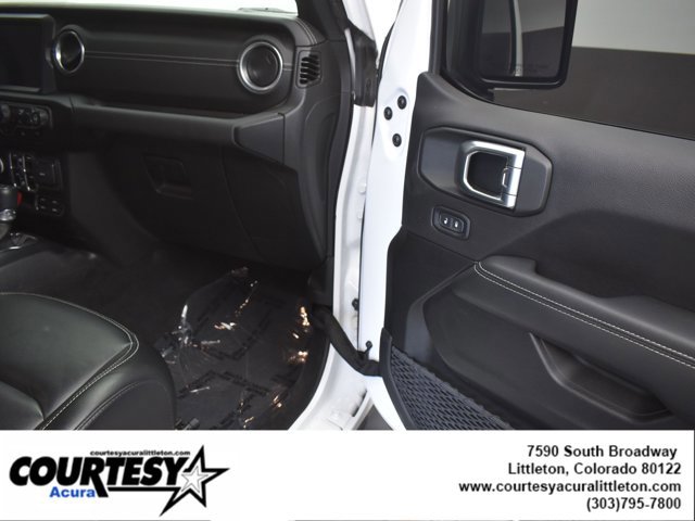 Used 2023 Jeep Wrangler Sahara w/ Cold Weather Group image 28