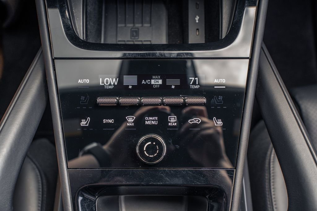 Used 2024 Porsche Cayenne Turbo GT image 30