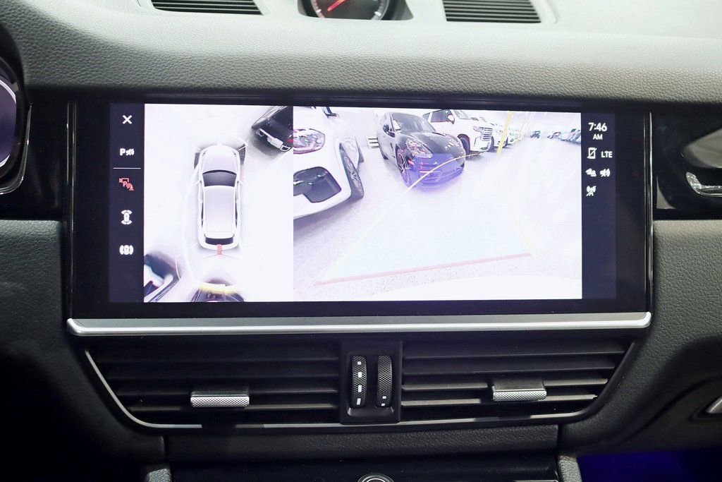 Used 2022 Porsche Cayenne Platinum Edition image 20