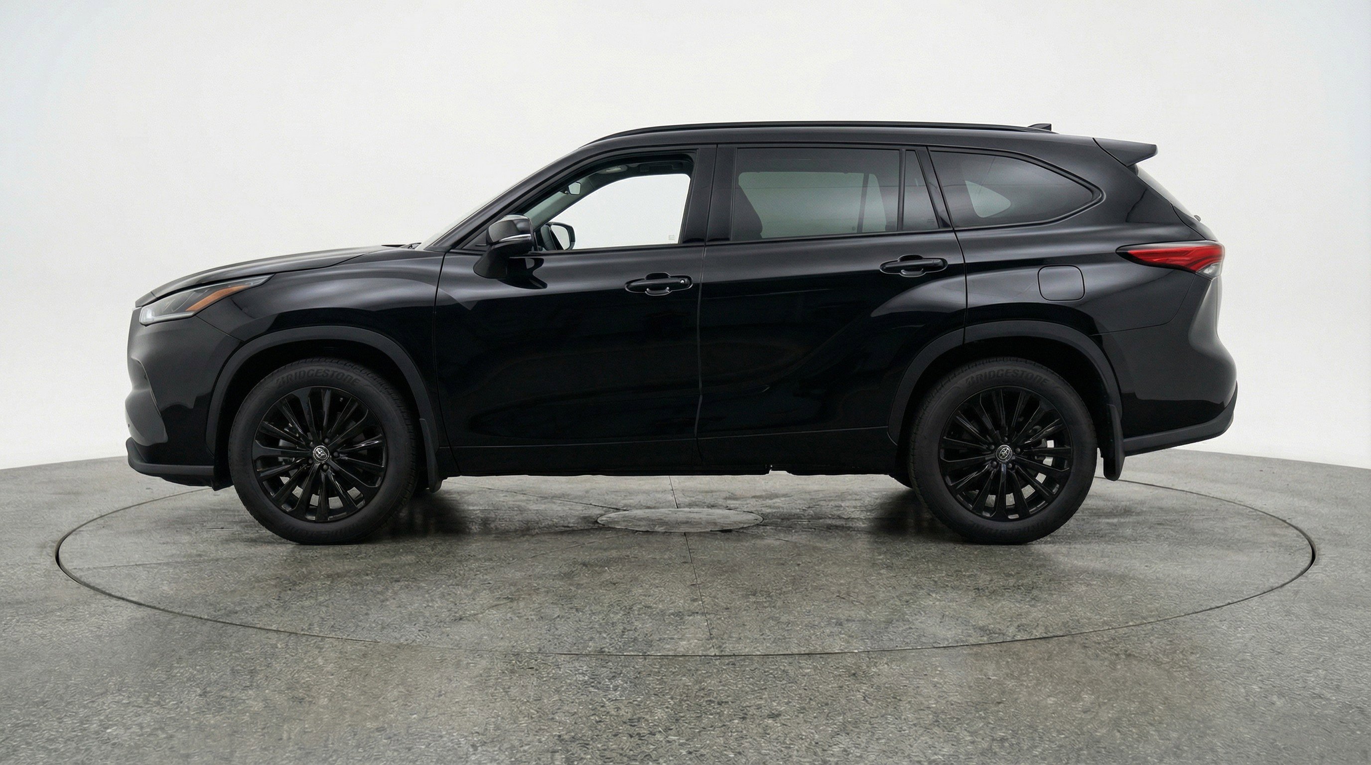 Used 2025 Toyota Highlander XSE image 5