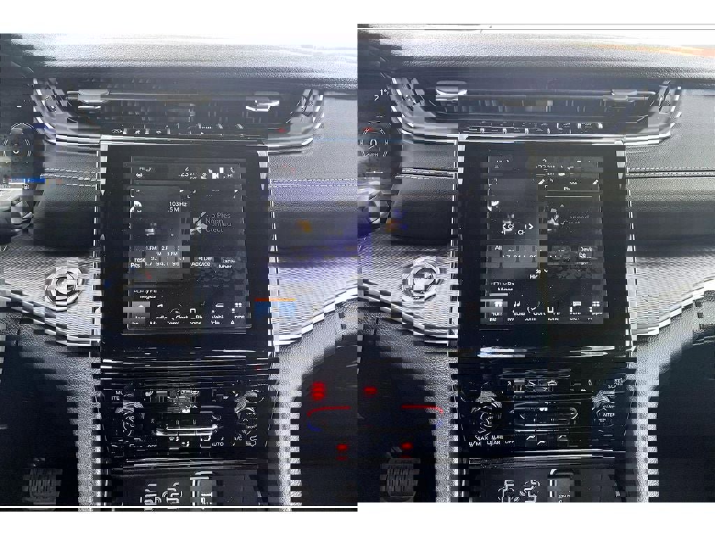 Used 2024 Jeep Grand Cherokee L Laredo image 7