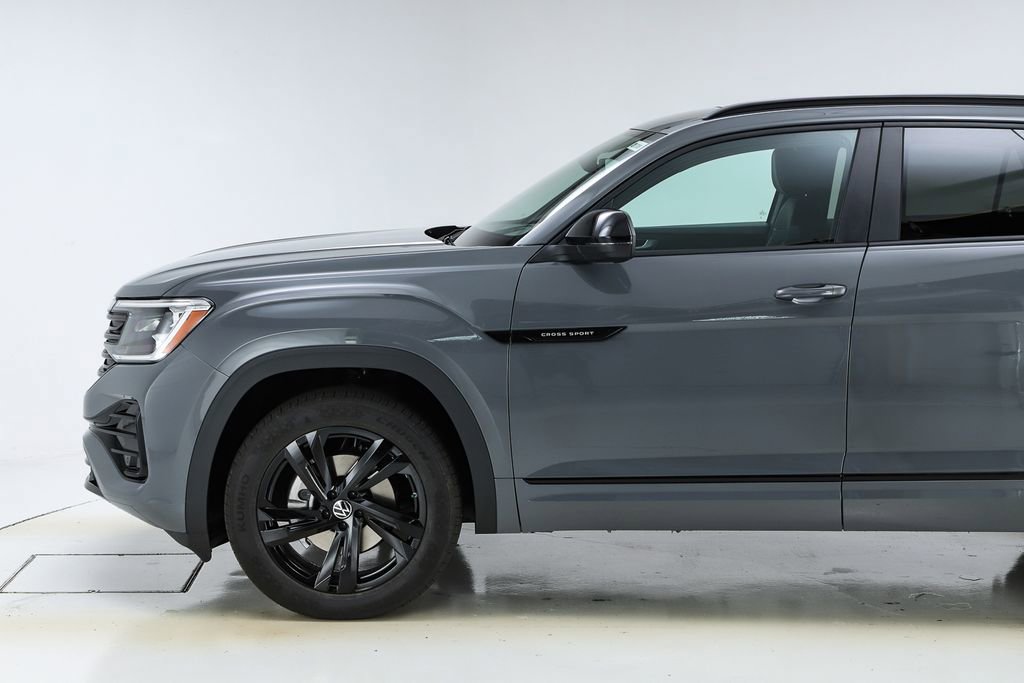 New 2026 Volkswagen Atlas Cross Sport SEL R-Line image 3