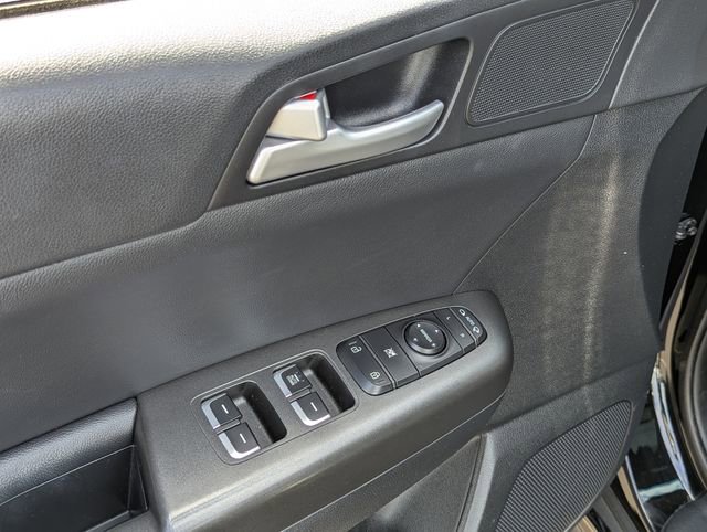 Used 2021 Kia Sportage S image 11