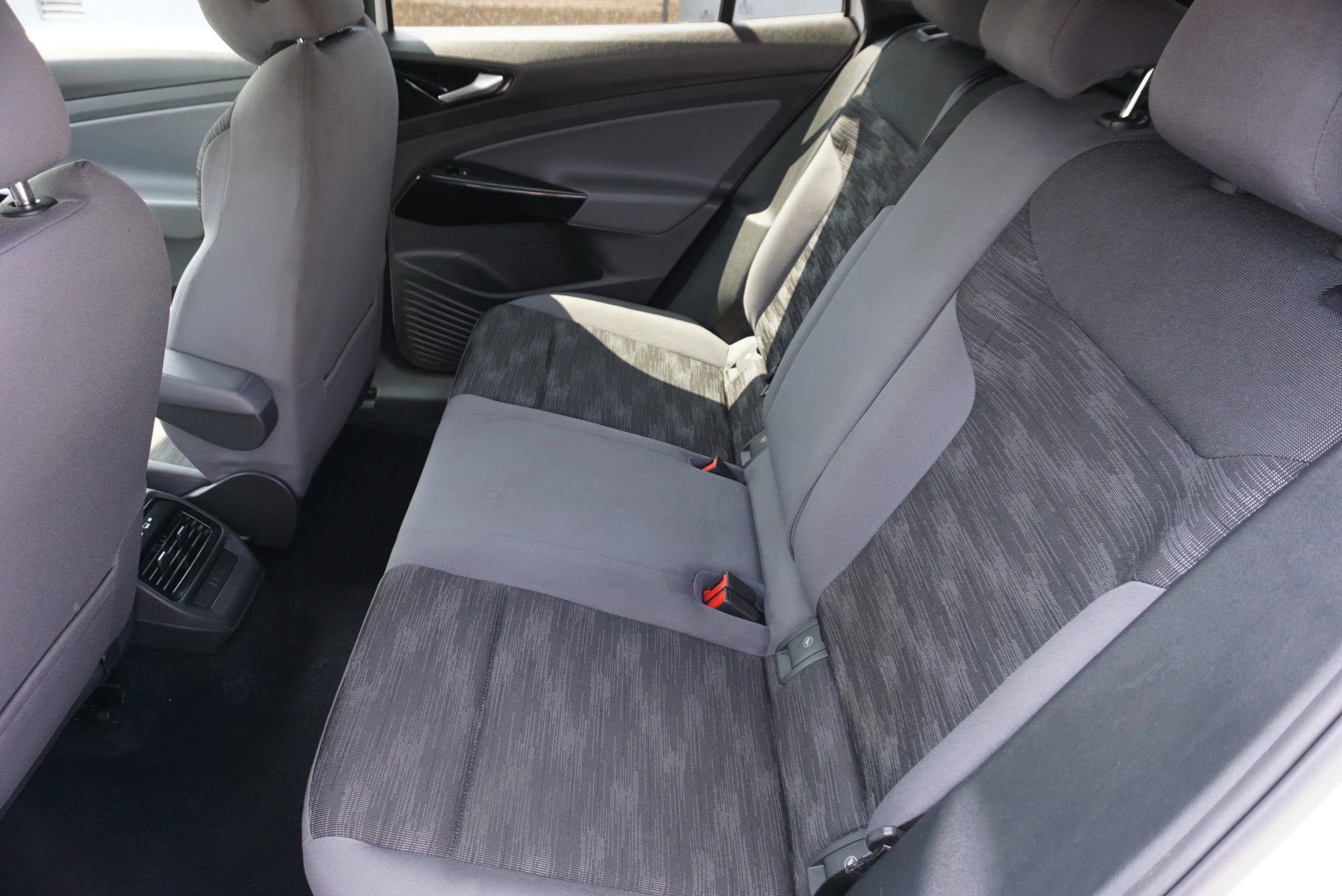 Used 2021 Volkswagen ID.4 Pro AWD/4WD image 16