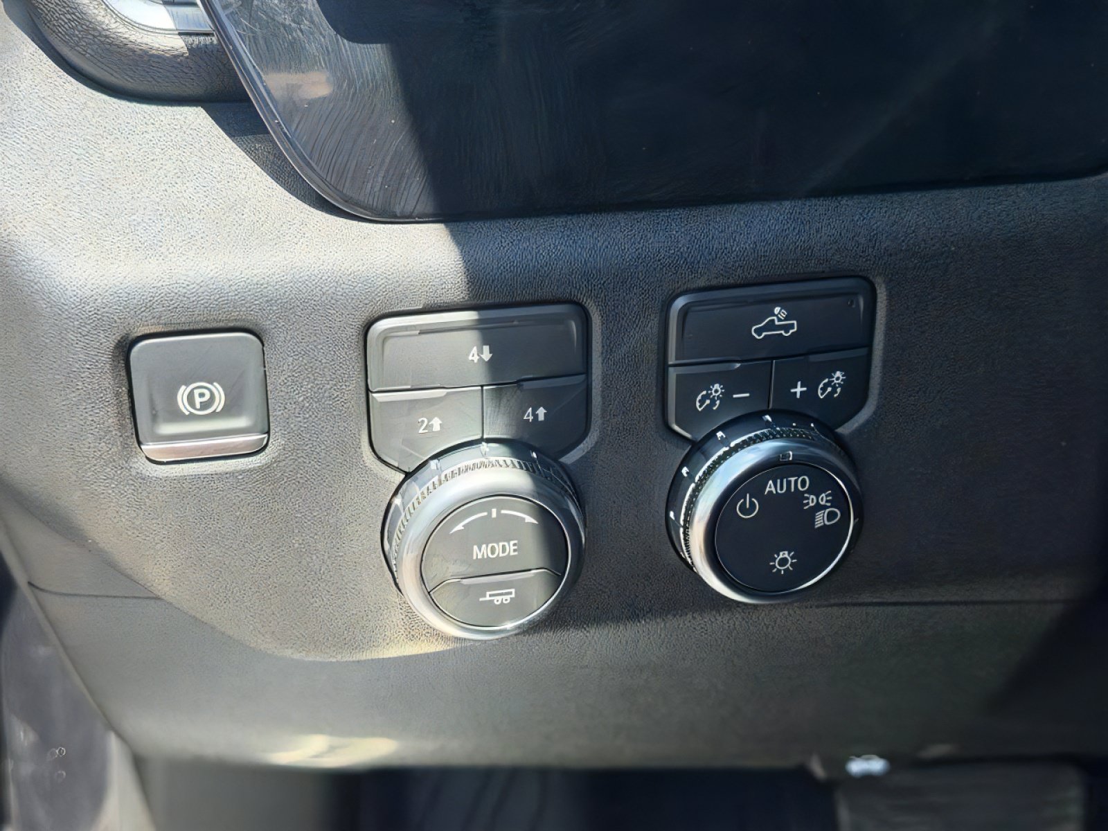 Used 2026 GMC Sierra 2500 SLE AWD/4WD image 17