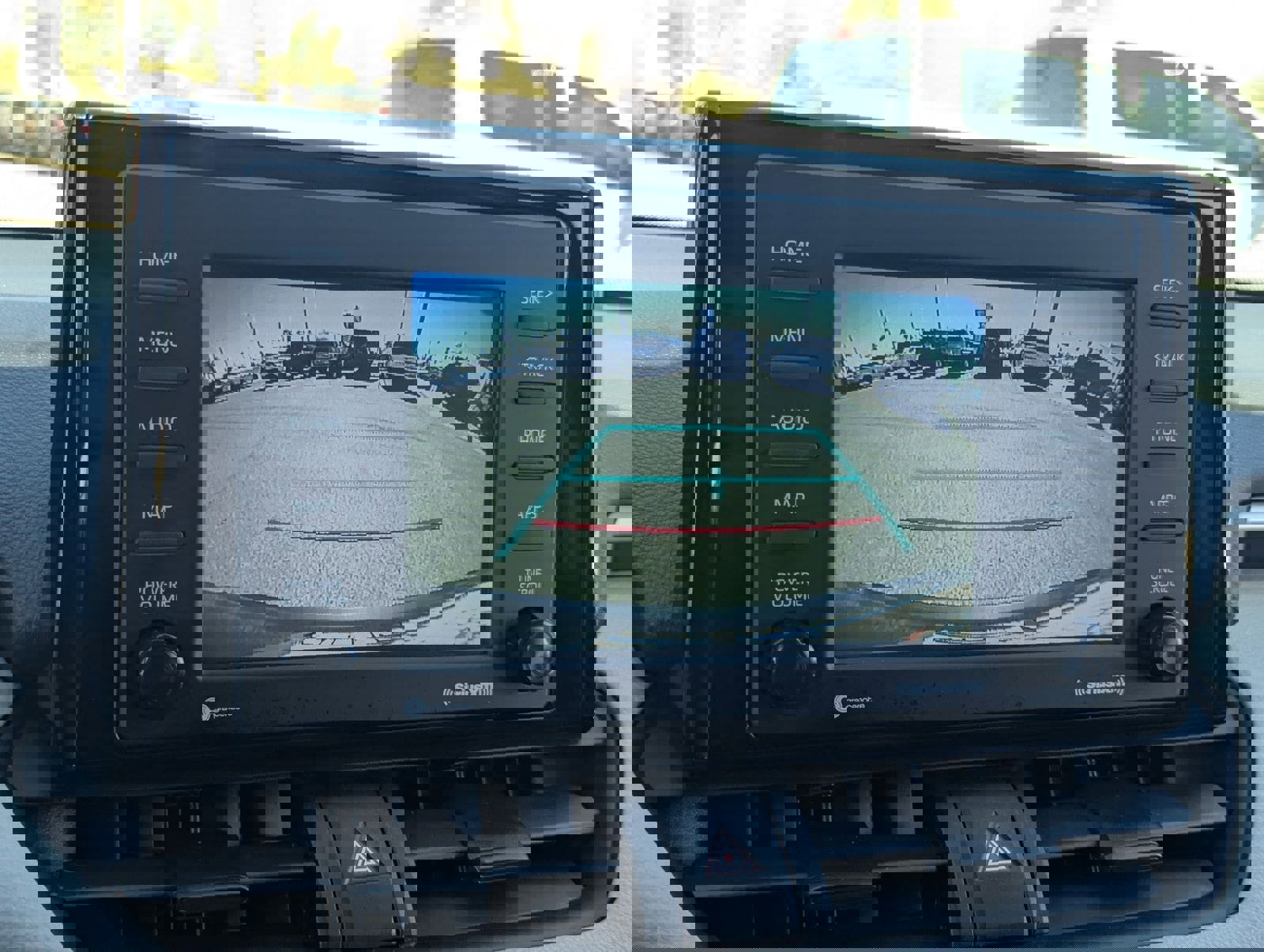 Used 2021 Toyota RAV4 XLE w/ Convenience Package image 23