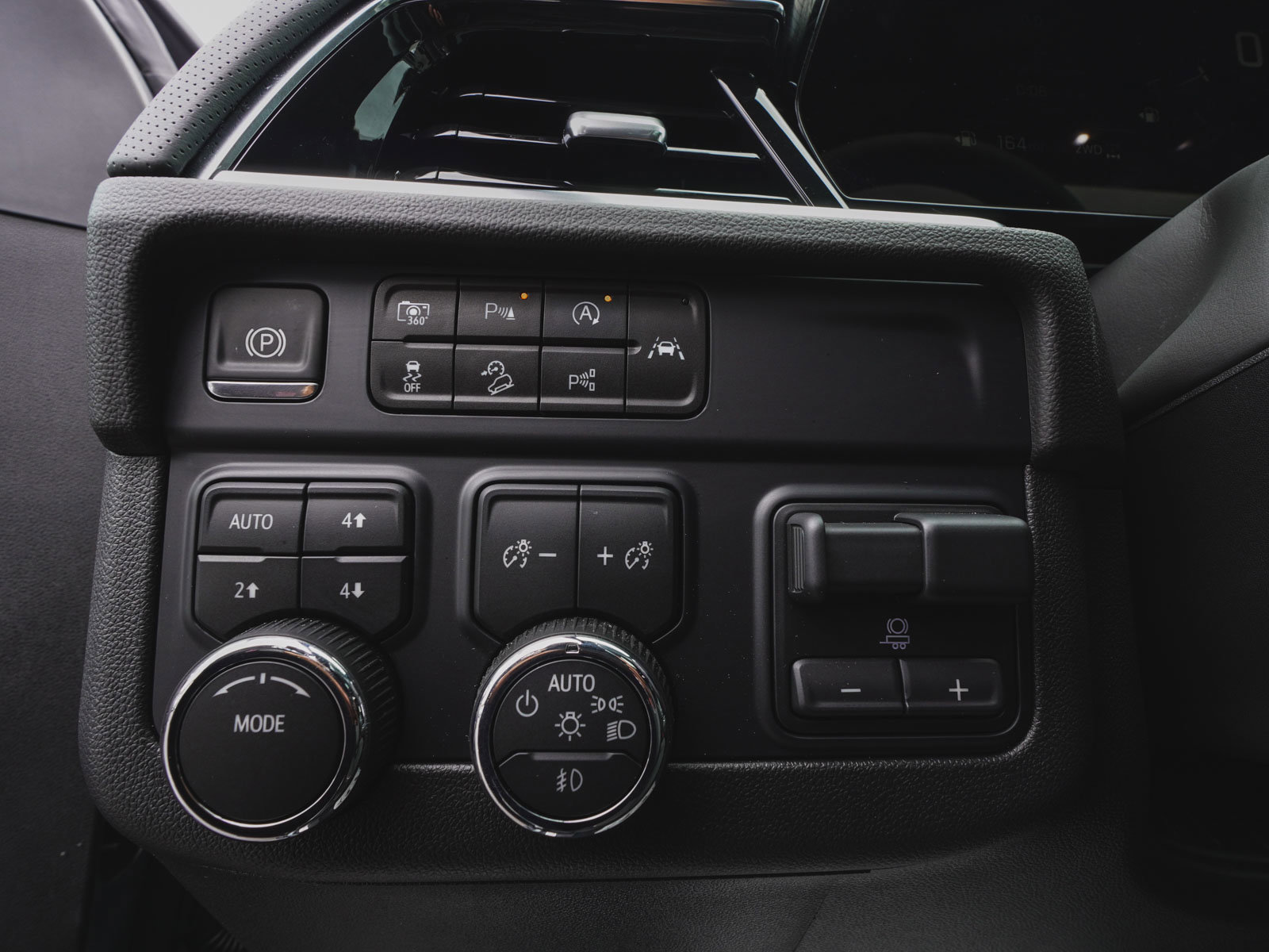 Used 2025 Chevrolet Tahoe Premier w/ Sun And Tow Package image 23