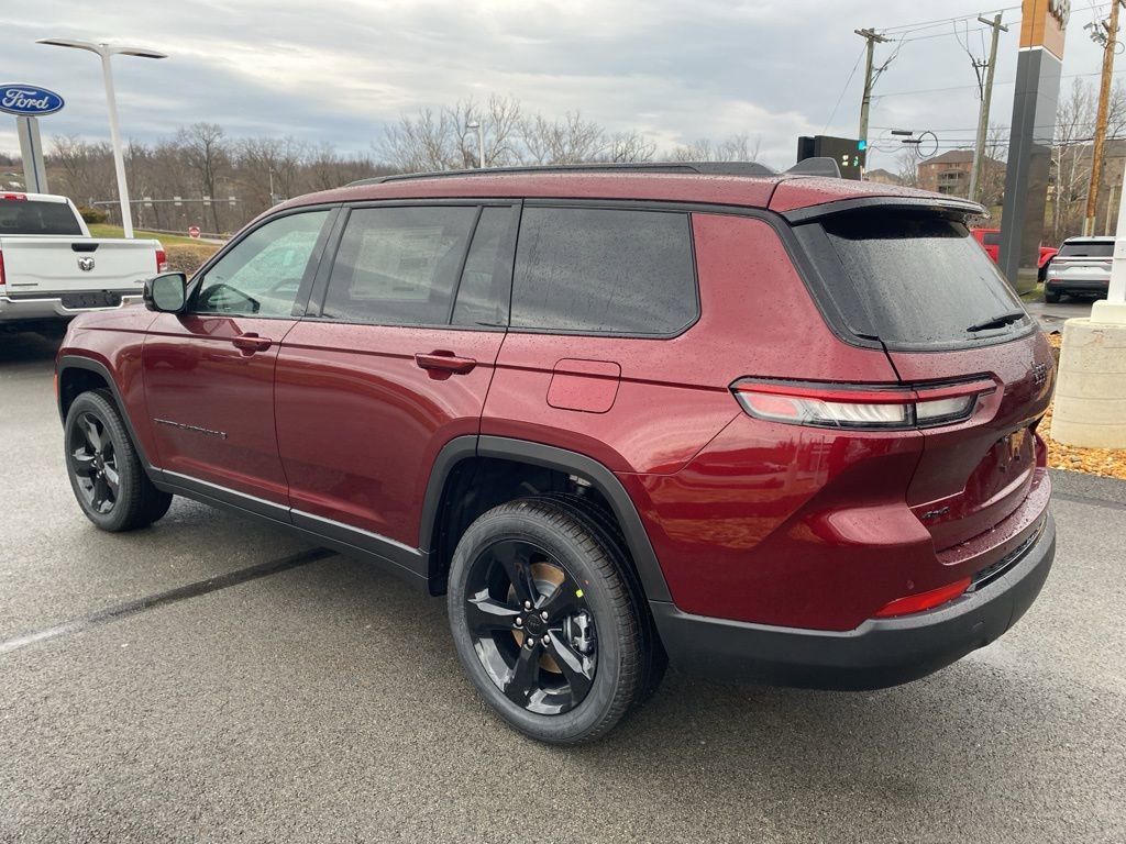 New 2025 Jeep Grand Cherokee L Limited w/ Black Appearance Package image 5