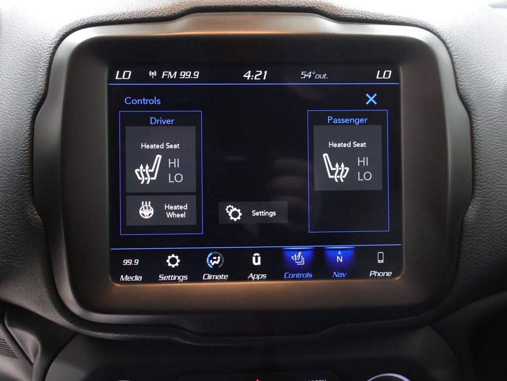 Used 2018 Jeep Renegade Latitude w/ UConnect 8.4 Nav Group AWD/4WD image 31