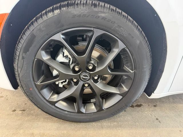 Used 2025 Chrysler Pacifica Limited FWD image 27
