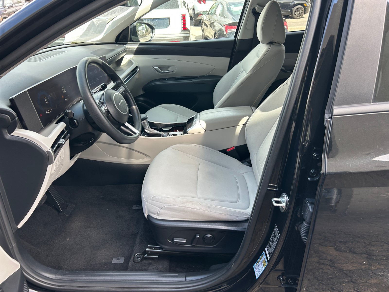 Used 2025 Hyundai Tucson SEL AWD/4WD image 13