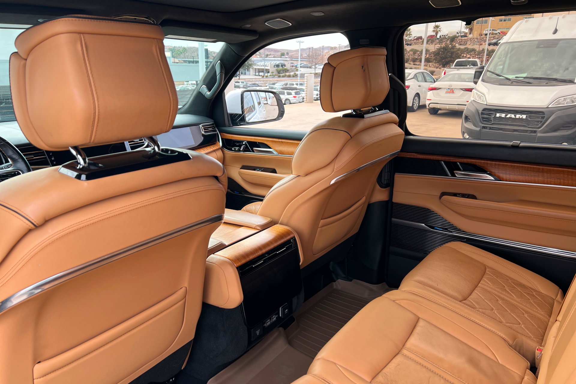 Used 2022 Jeep Grand Wagoneer Series III w/ HD Trailer Tow Package image 19