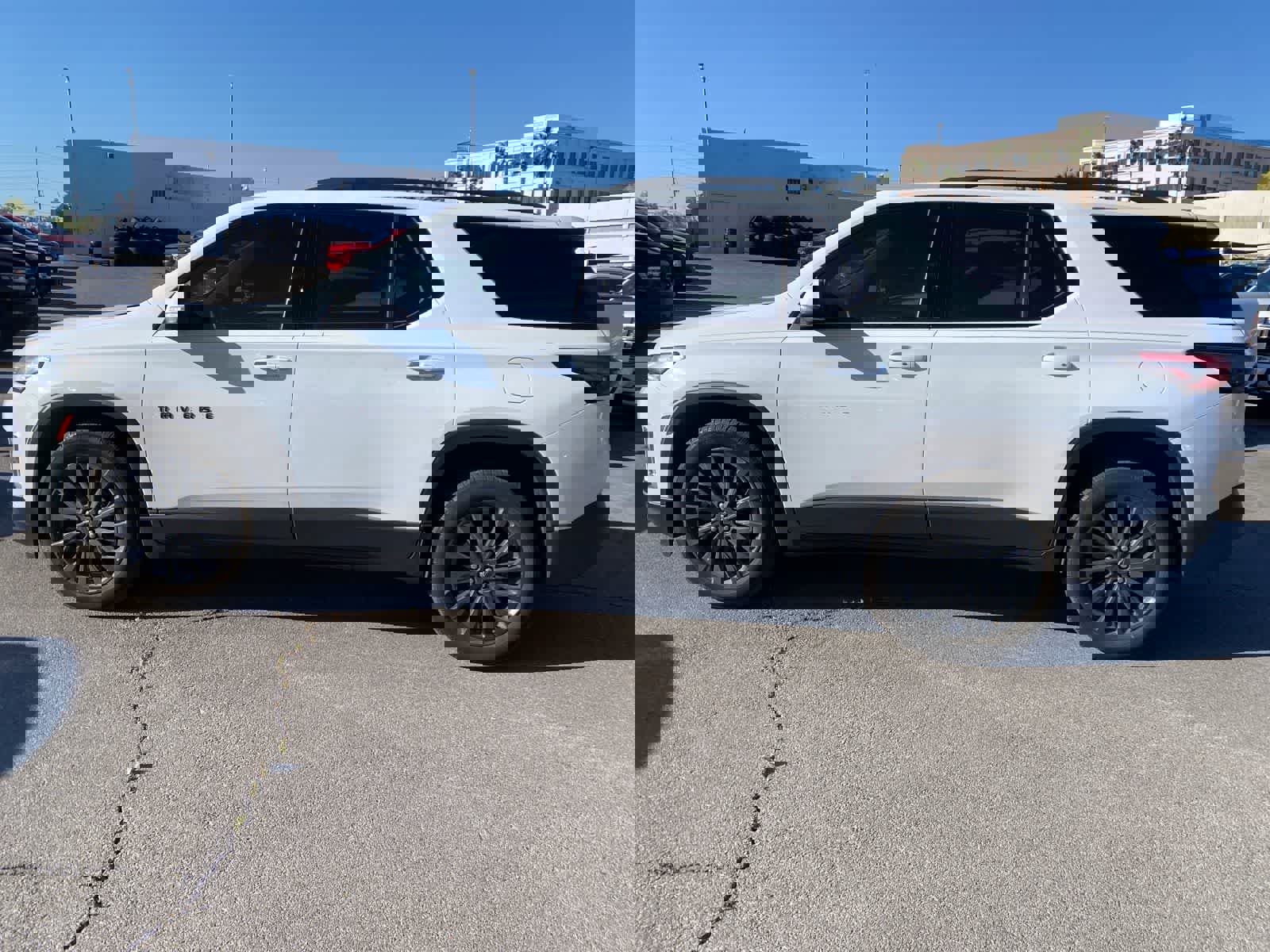 Used 2023 Chevrolet Traverse RS image 9