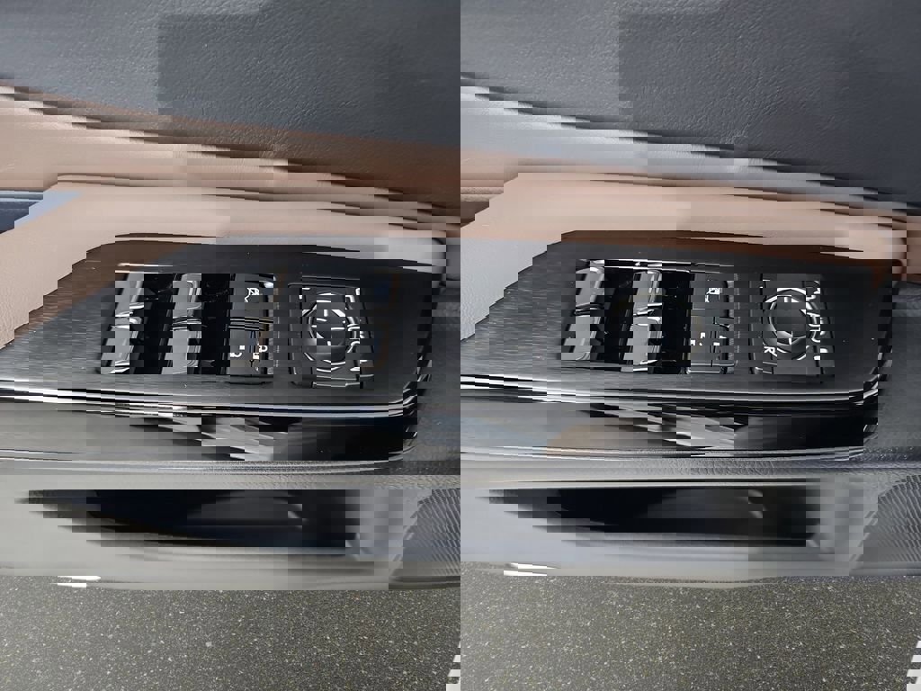 Certified 2025 Lexus ES 300h w/ Premium Package image 30