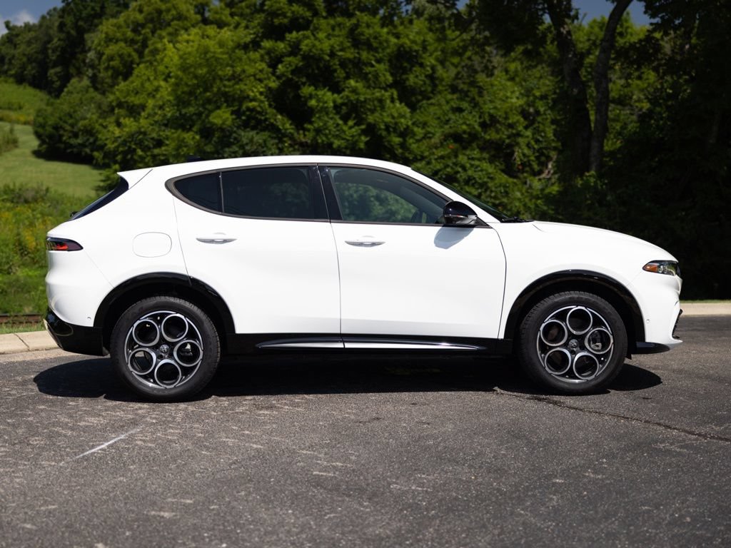 Used 2025 Alfa Romeo Tonale w/ Active Assist Package AWD/4WD image 8