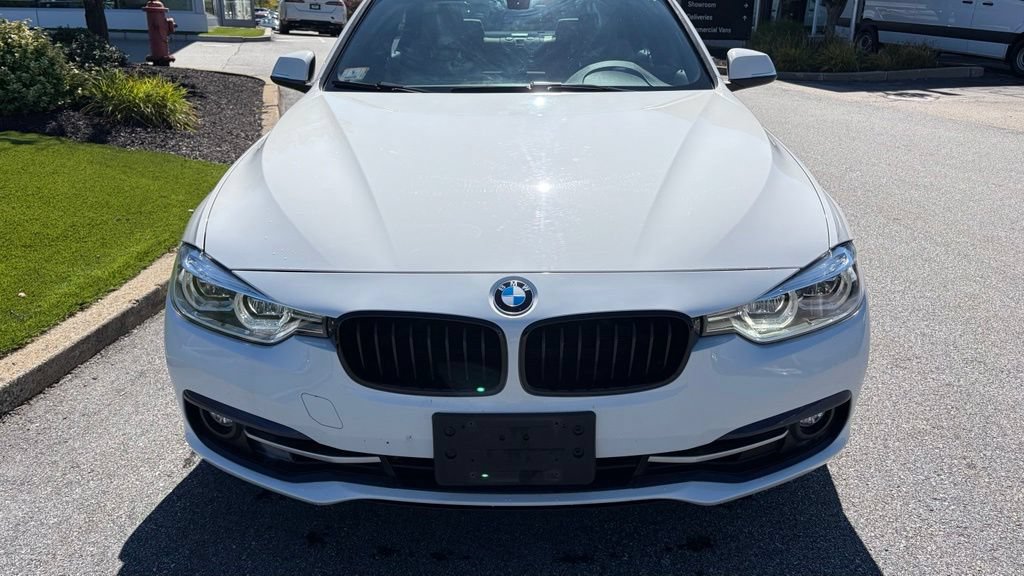 Used 2018 BMW 330i xDrive Sedan AWD/4WD image 6