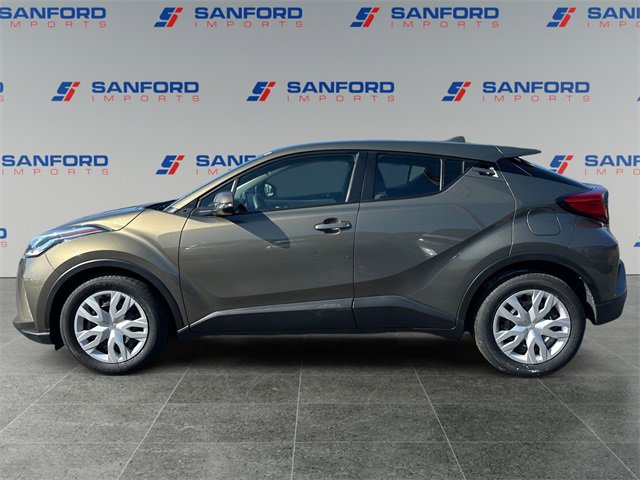Used 2021 Toyota C-HR LE image 2