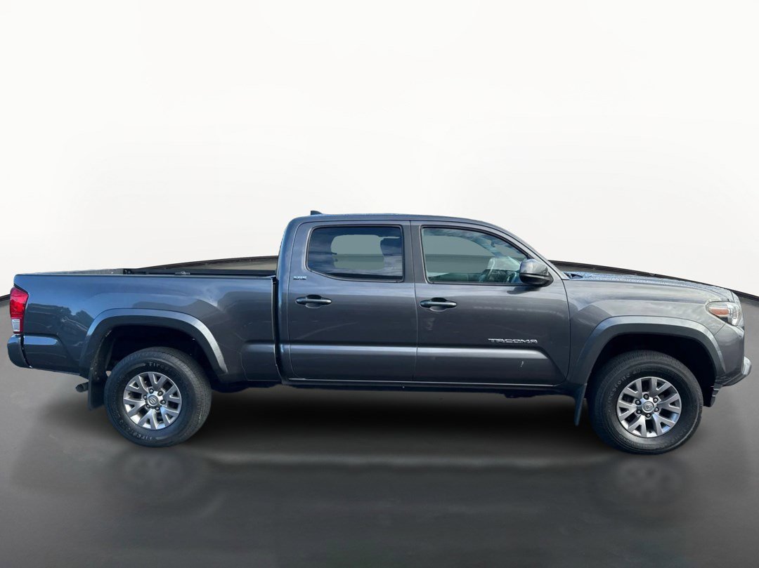 Used 2016 Toyota Tacoma SR5 AWD/4WD image 2