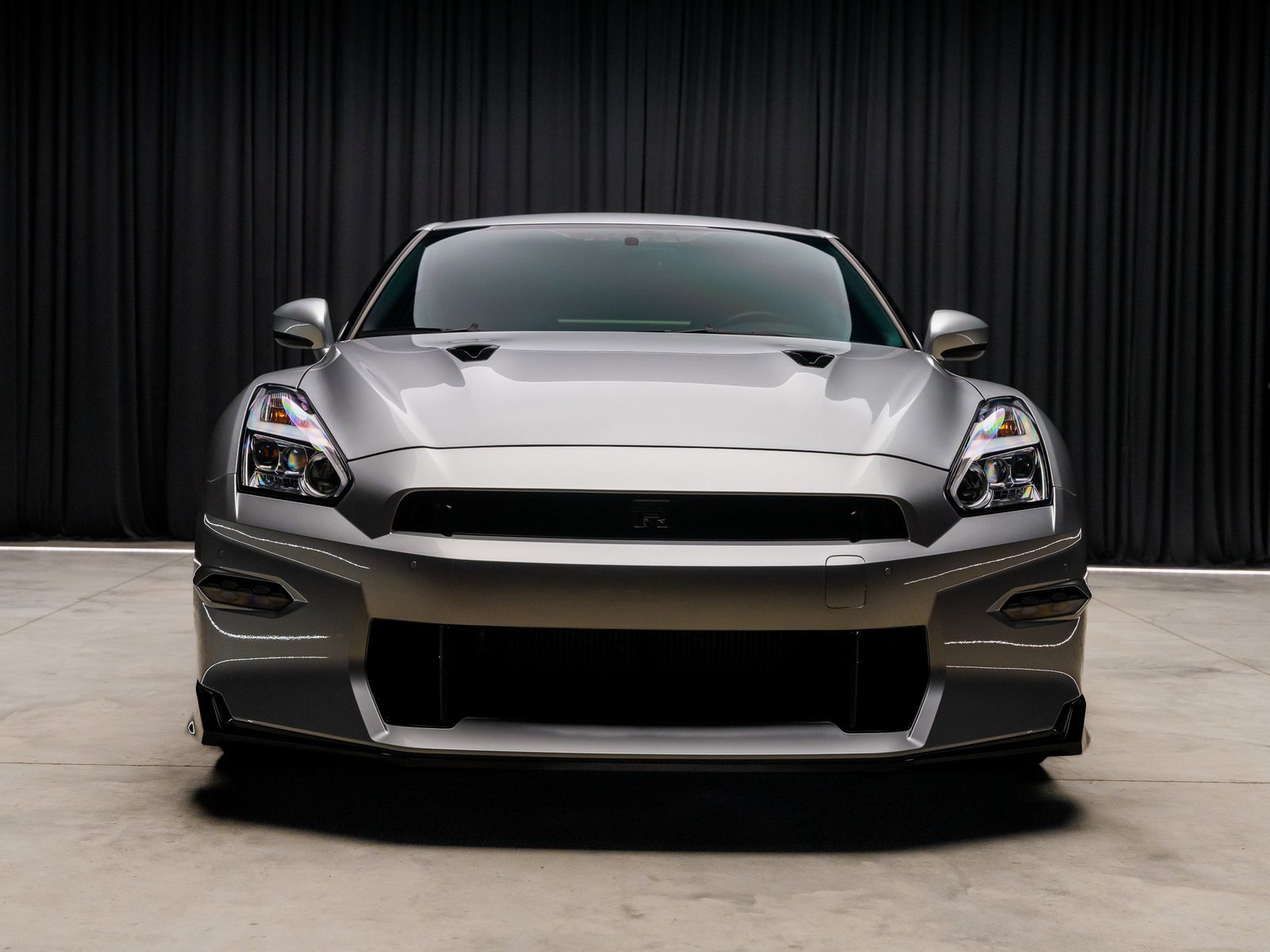 Used 2024 Nissan GT-R Premium w/ Floor Mat Package image 20