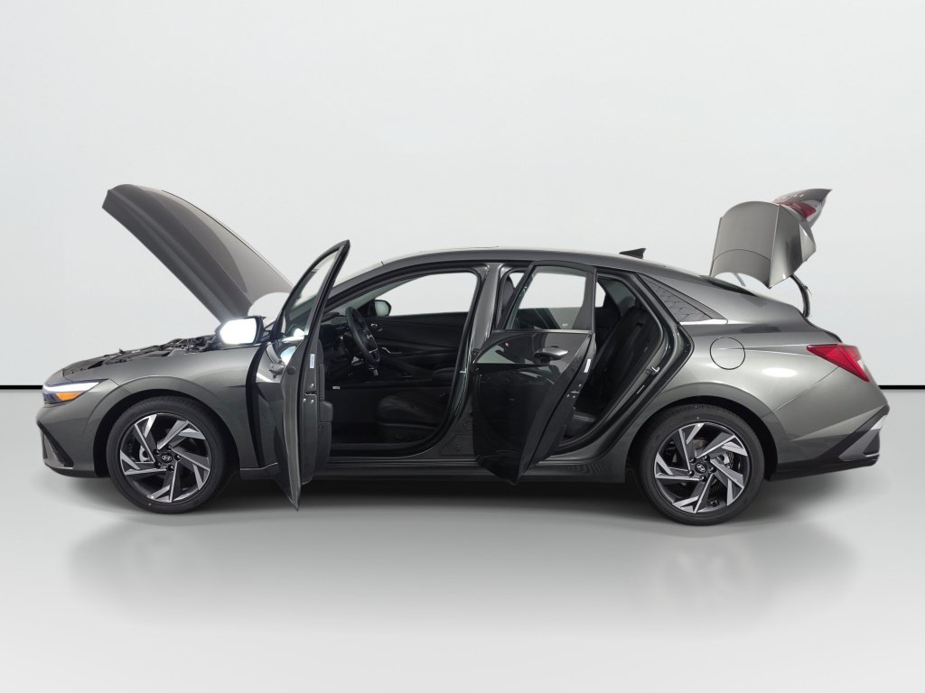 Used 2026 Hyundai Elantra Limited FWD image 10