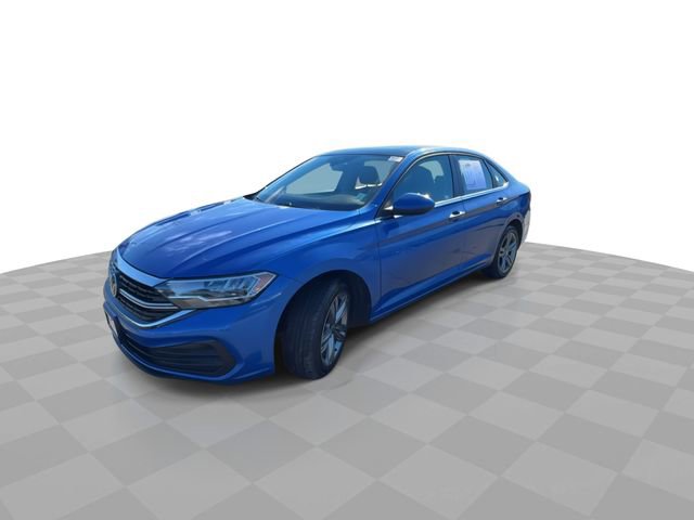 Used 2024 Volkswagen Jetta SE image 4