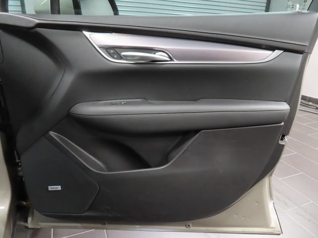 Certified 2022 Cadillac XT5 Luxury FWD image 12