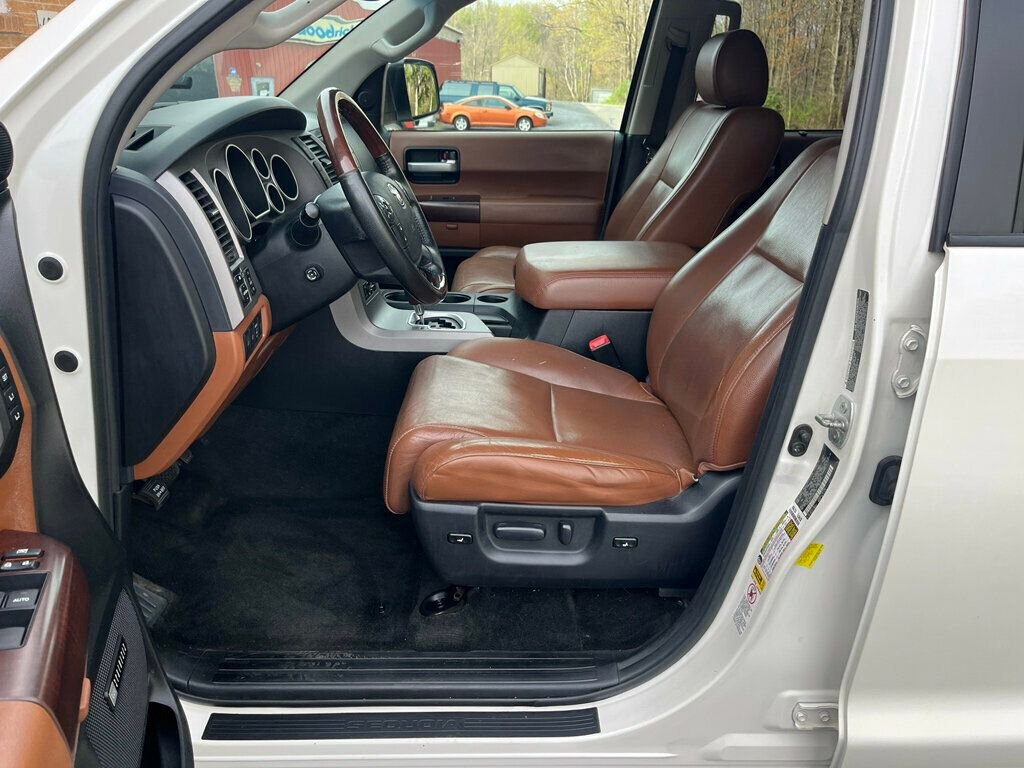 Used 2013 Toyota Sequoia Platinum AWD/4WD image 22