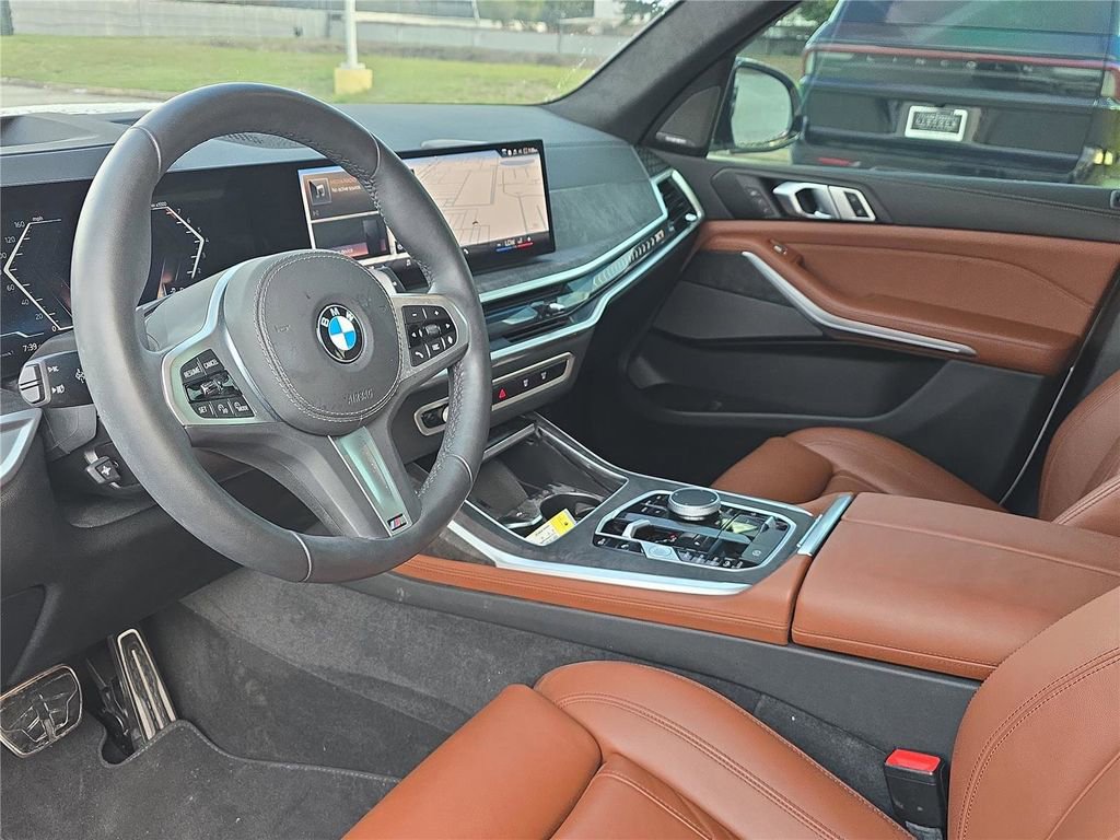 Used 2025 BMW X7 xDrive40i w/ M Sport Package AWD/4WD image 19