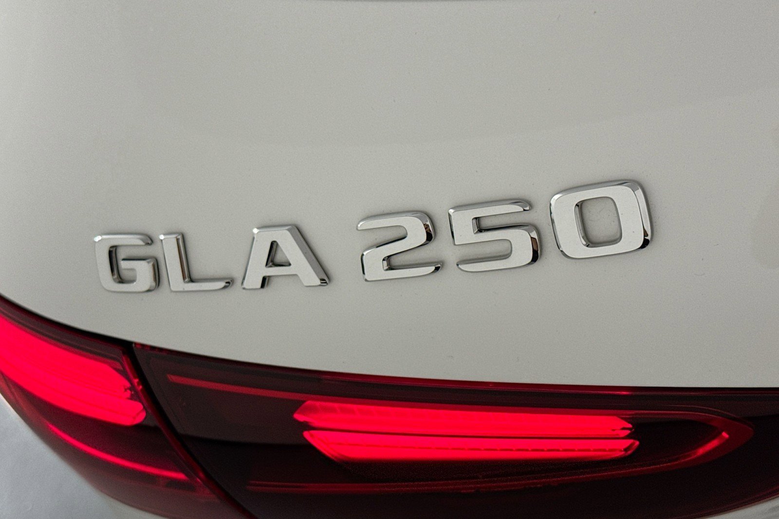 Certified 2026 Mercedes-Benz GLA 250 4MATIC image 10