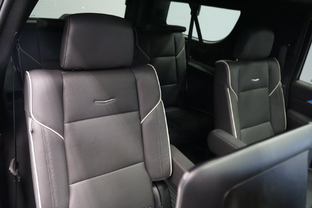 Used 2025 Cadillac Escalade ESV Premium Luxury w/ Touring Package AWD/4WD image 21