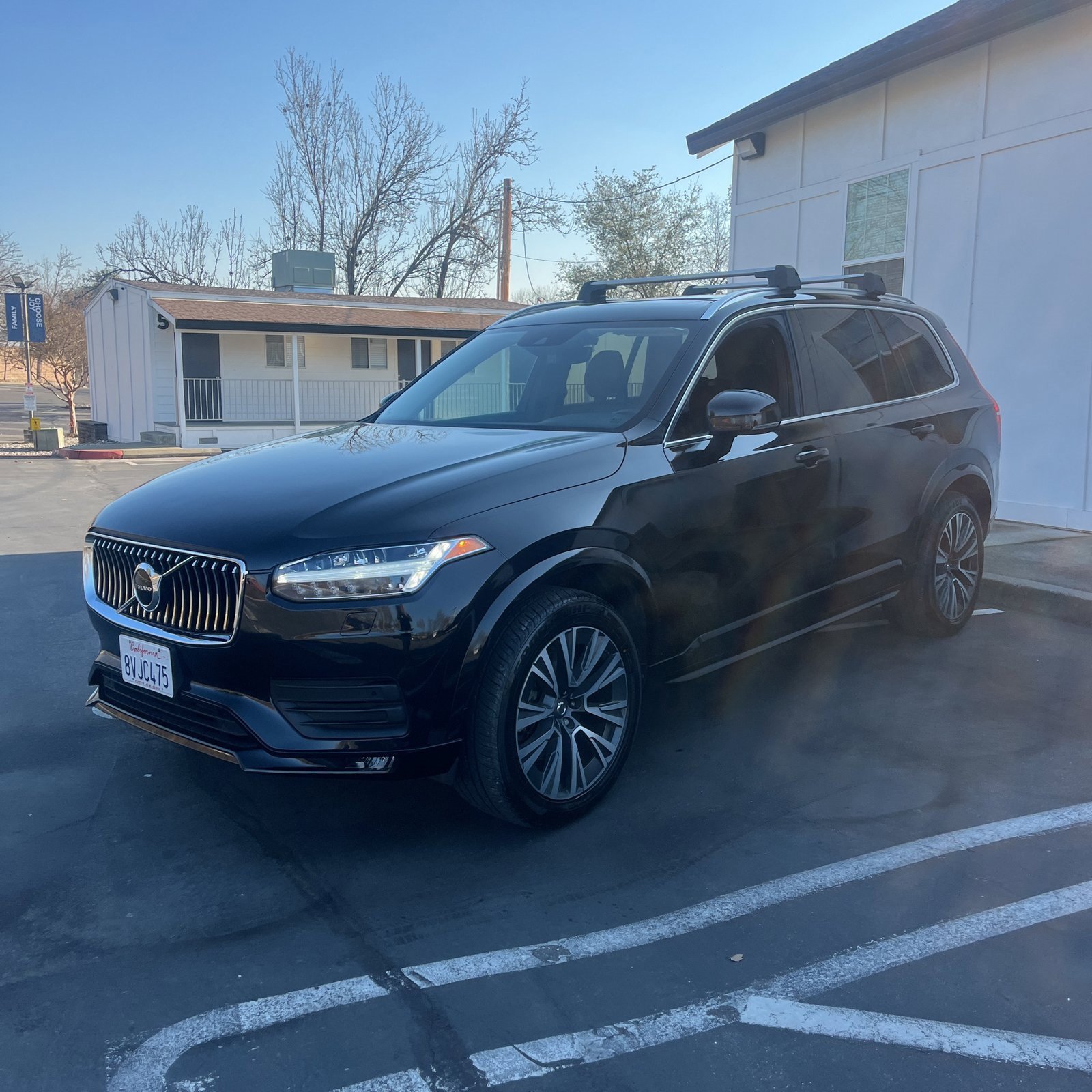 Used 2021 Volvo XC90 T5 Momentum w/ Protection Package Premier image 3