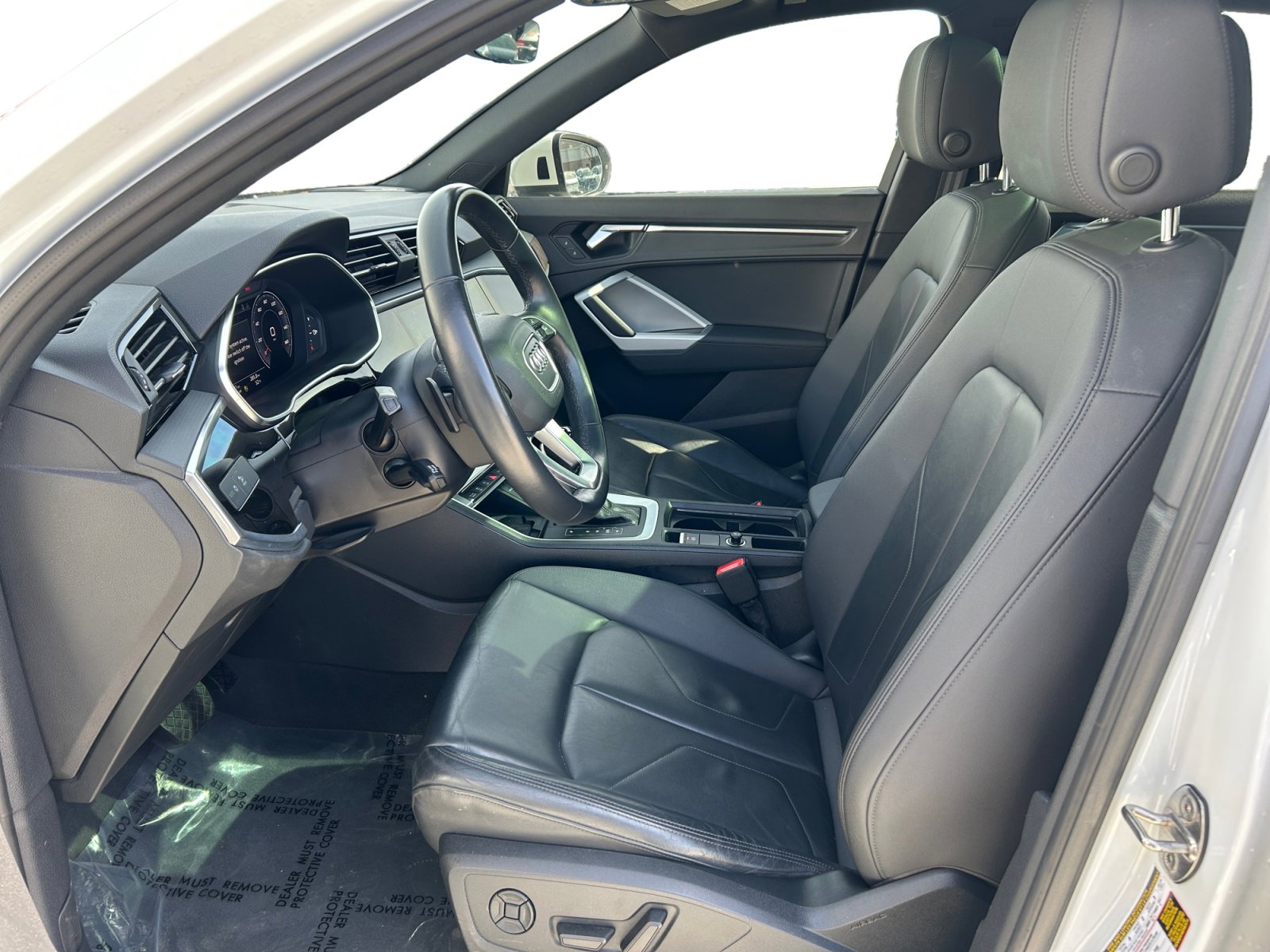 Used 2021 Audi Q3 2.0T Premium Plus w/ Premium Plus Package image 2